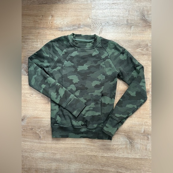 Lululemon Scuba Crew Neck Pullover Sweatshirt Camo Size 2 - Picture 6 of 11